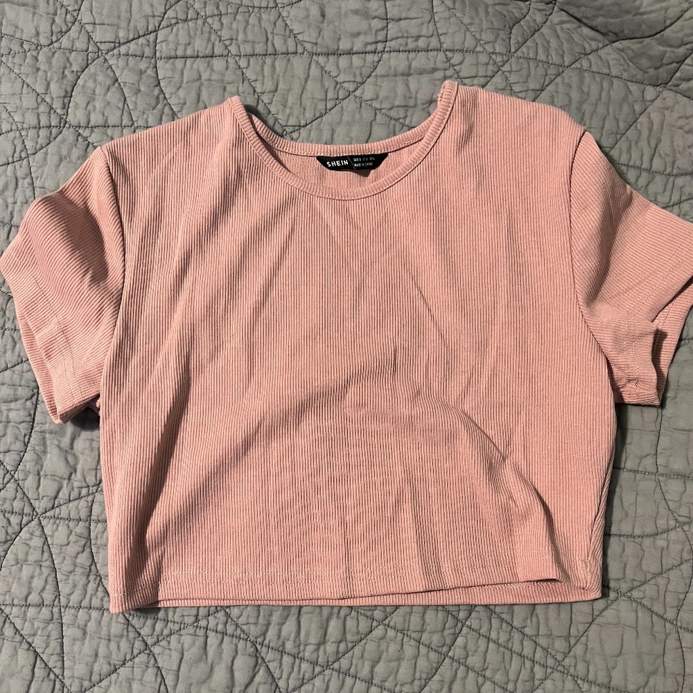 SHEIN Cropped T-shirt